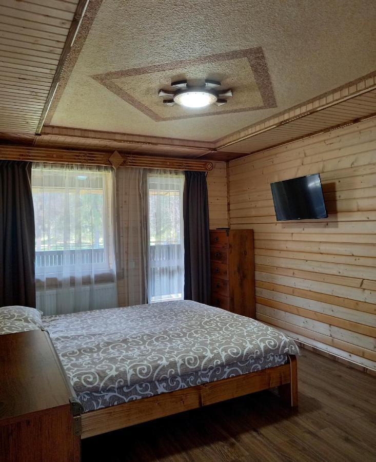 Voyage Hotel Tatariv Buitenkant foto