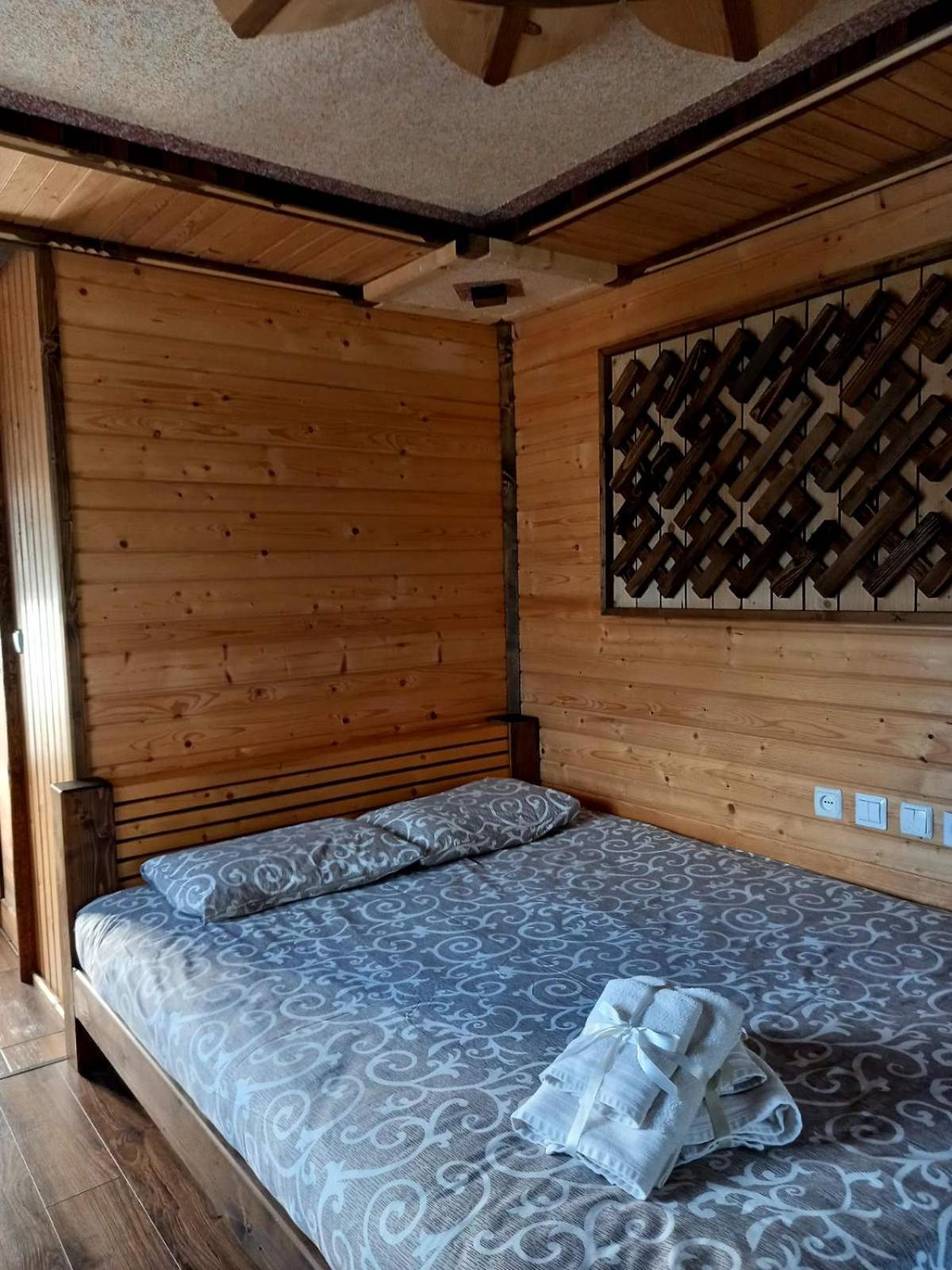 Voyage Hotel Tatariv Buitenkant foto