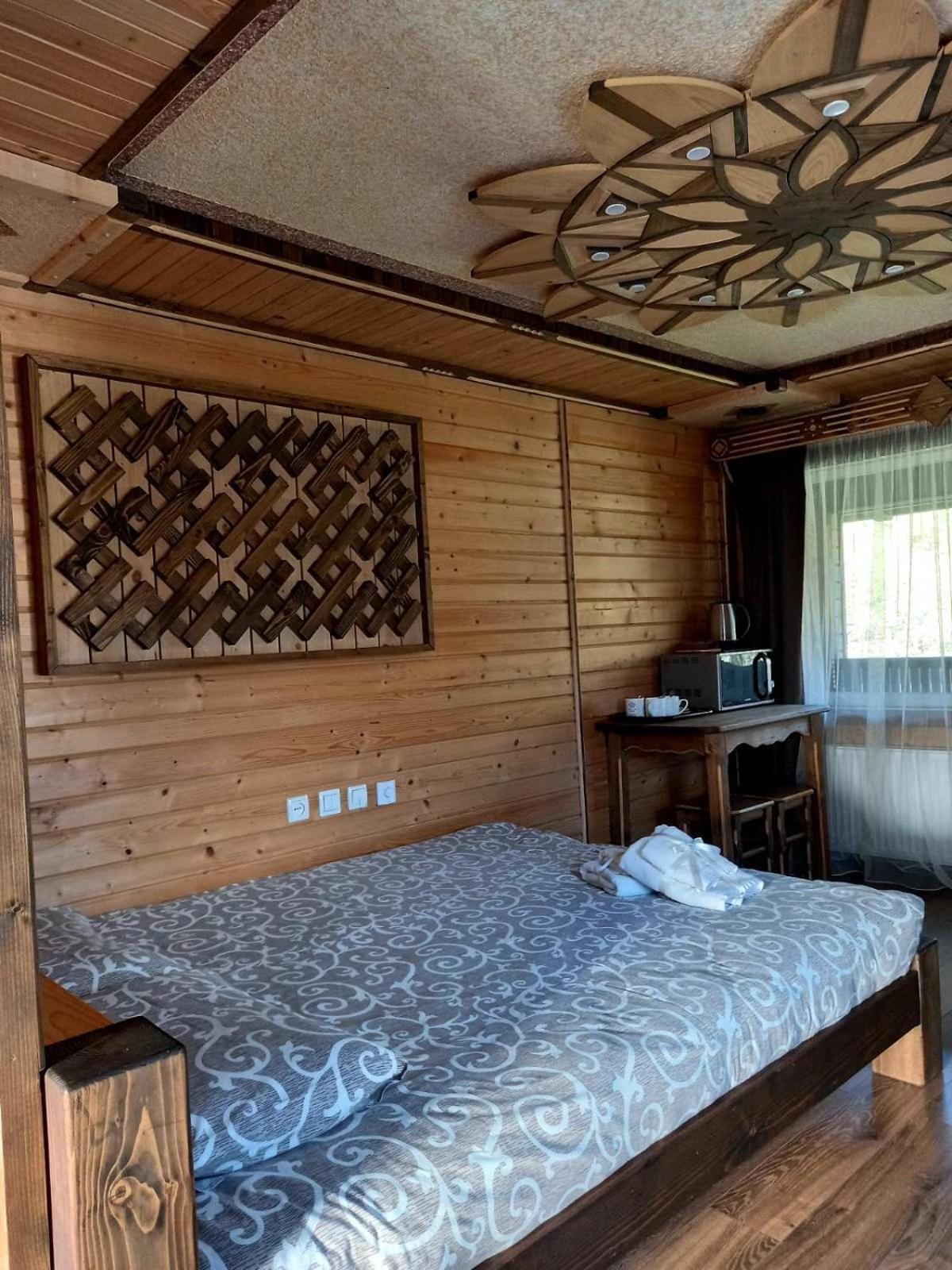 Voyage Hotel Tatariv Buitenkant foto